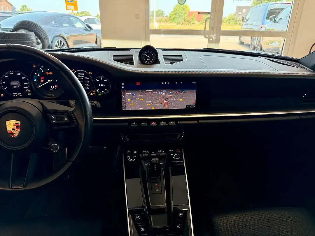 Porsche 992 - Thumbnail 13