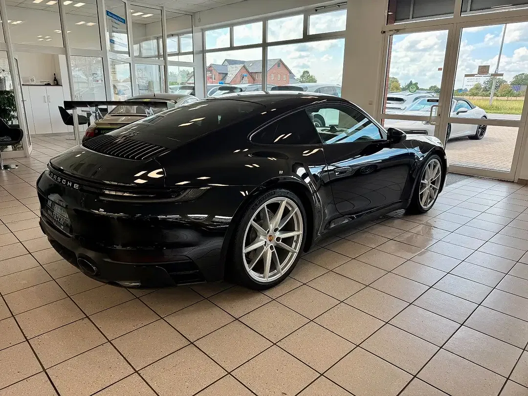 Porsche 992 - Thumbnail 5