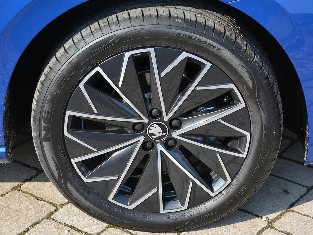 Skoda Scala - Thumbnail 8