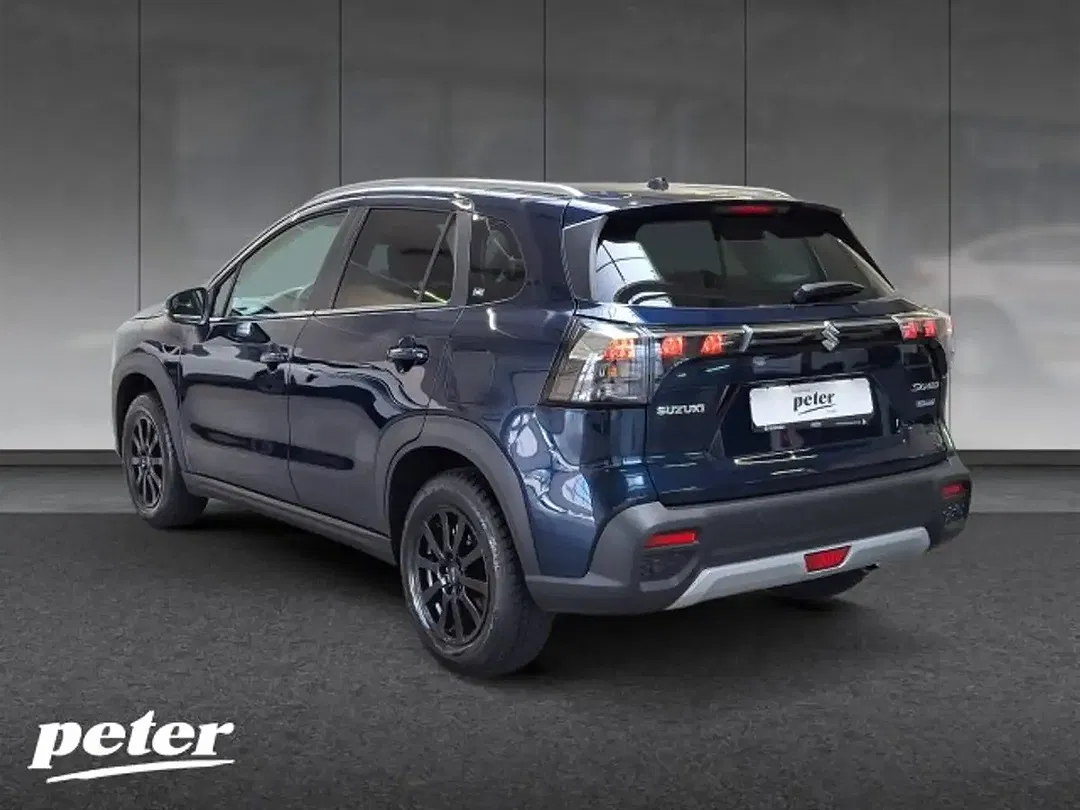 Suzuki SX4 S-Cross - Thumbnail 3
