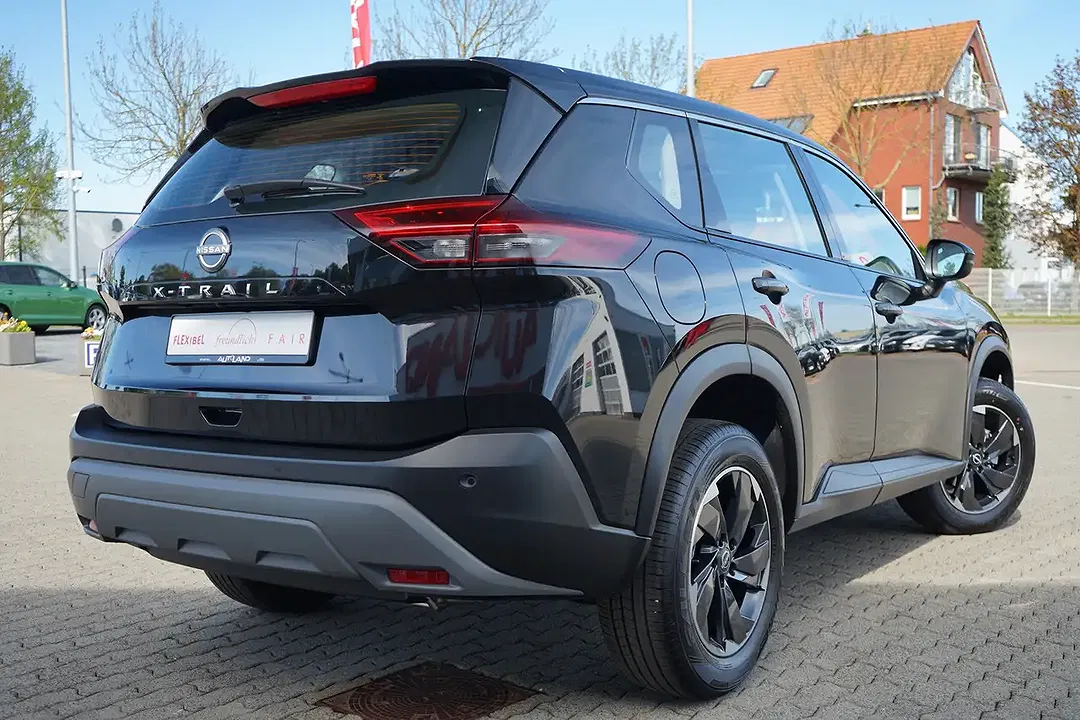 Nissan X-Trail - Thumbnail 2