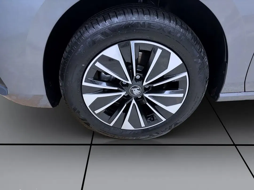 Skoda Superb - Thumbnail 9