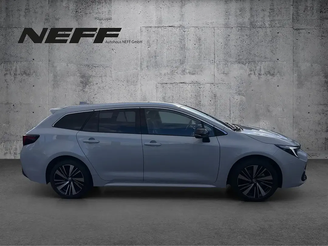 Toyota Corolla - Thumbnail 6