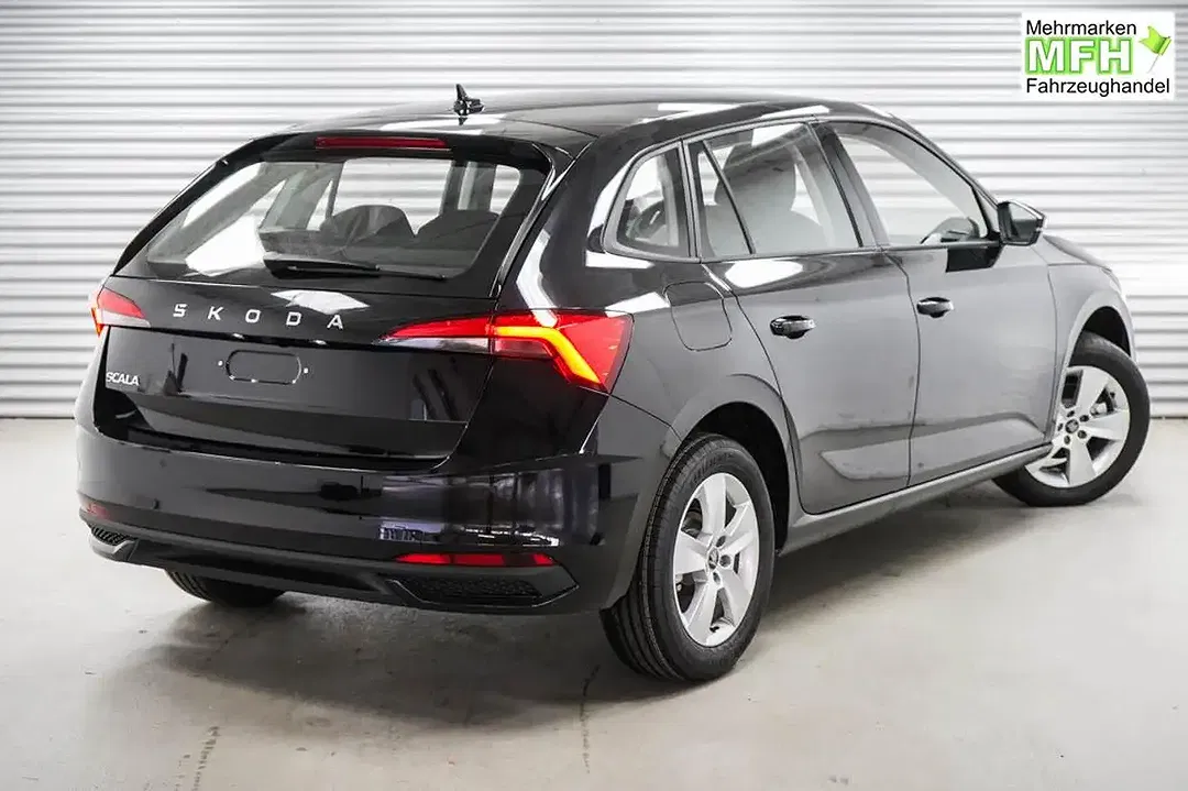 Skoda Scala - Thumbnail 2