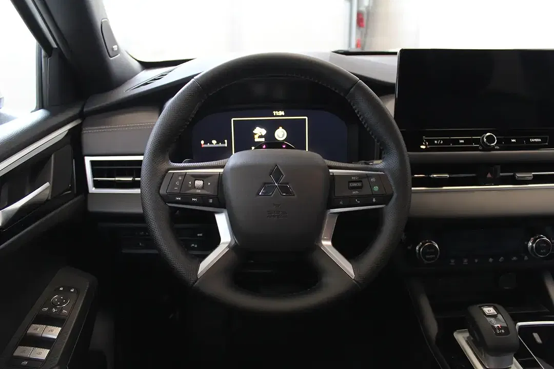 Mitsubishi Outlander - Thumbnail 12