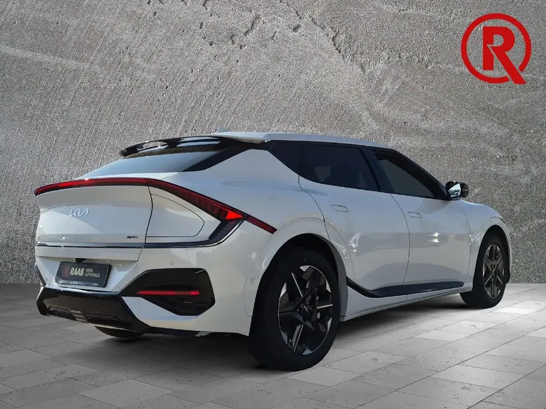 Kia EV6 - Thumbnail 6