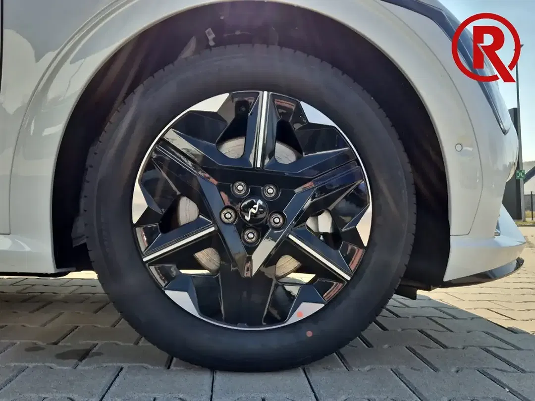 Kia EV6 - Thumbnail 7