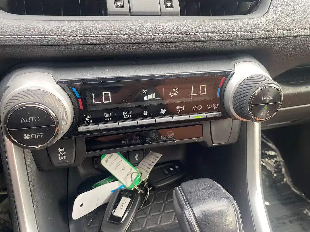 Toyota RAV 4 - Thumbnail 15
