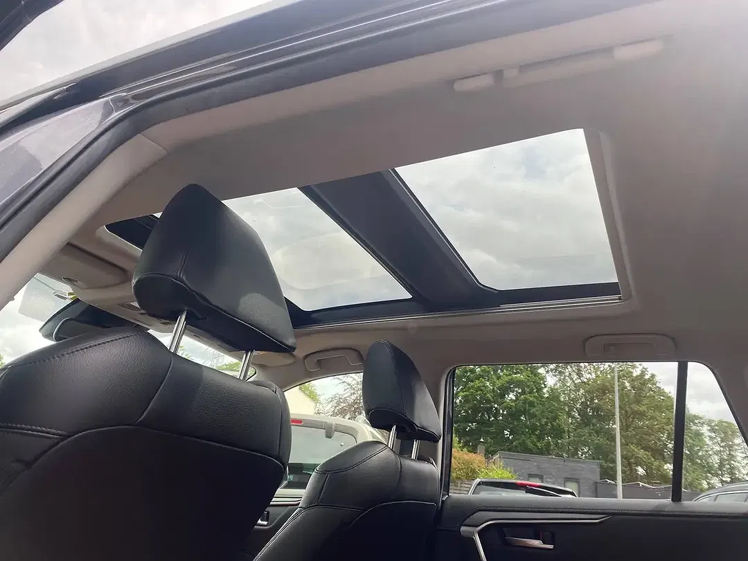 Toyota RAV 4 - Thumbnail 9