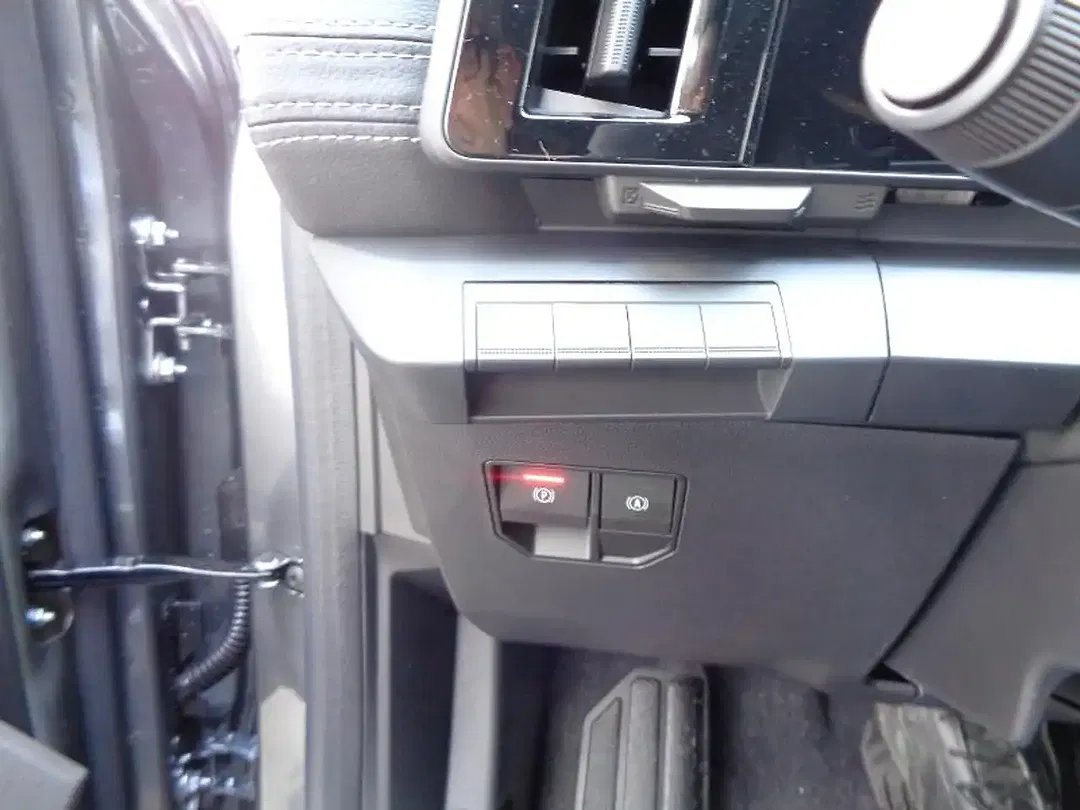Mitsubishi Eclipse Cross - Thumbnail 10