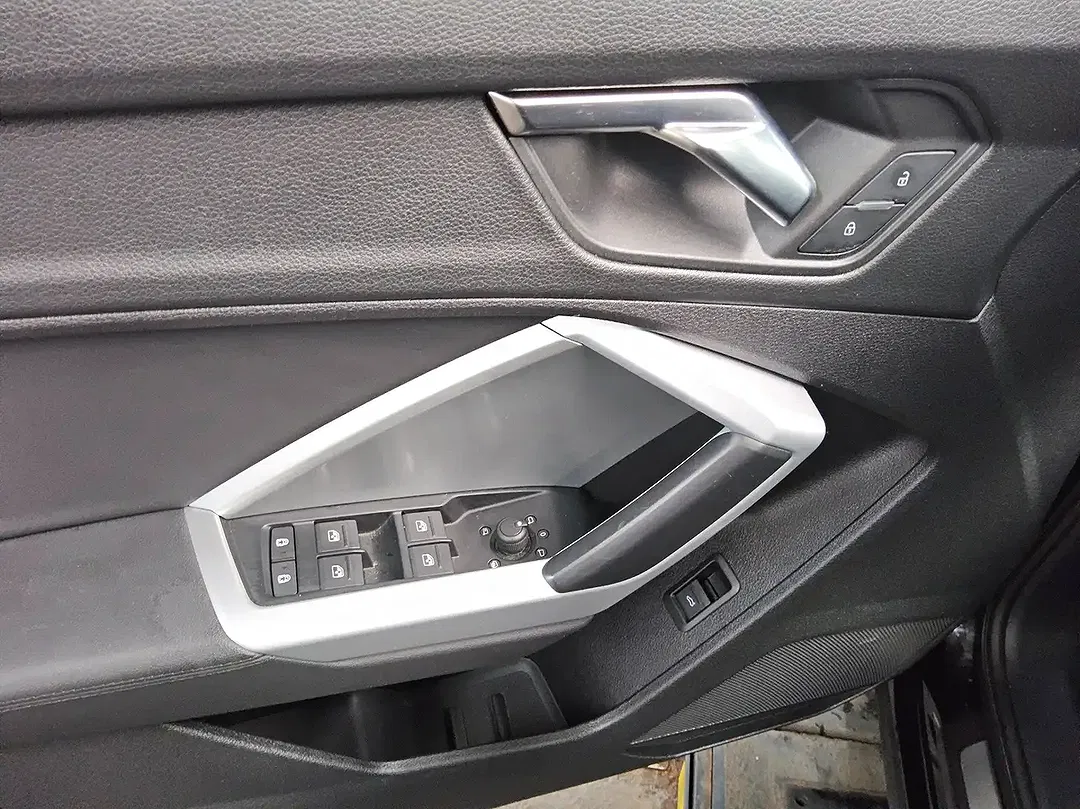 Audi Q3 - Thumbnail 9