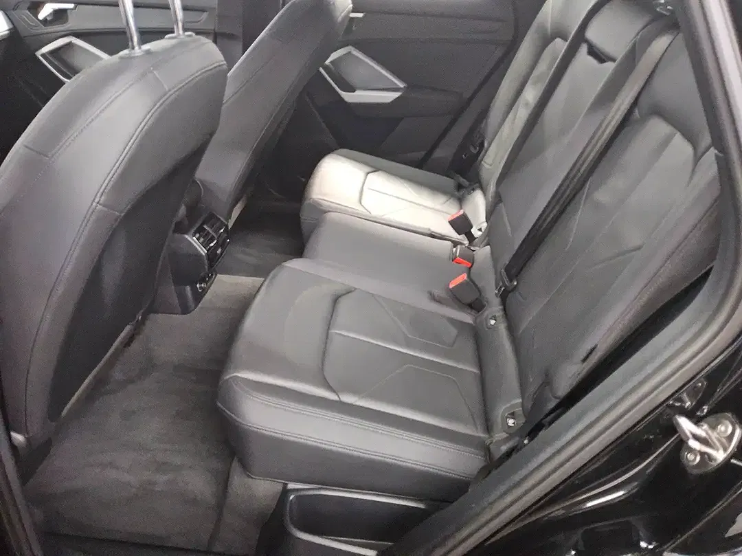 Audi Q3 - Thumbnail 12
