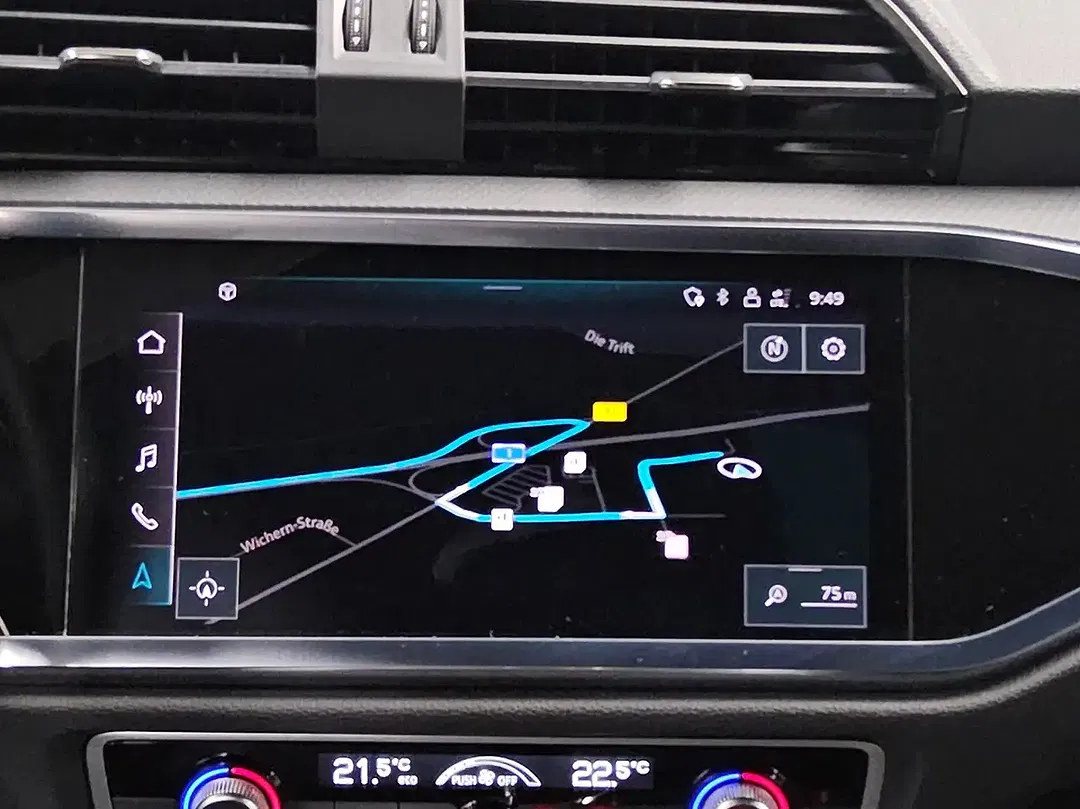 Audi Q3 - Thumbnail 6