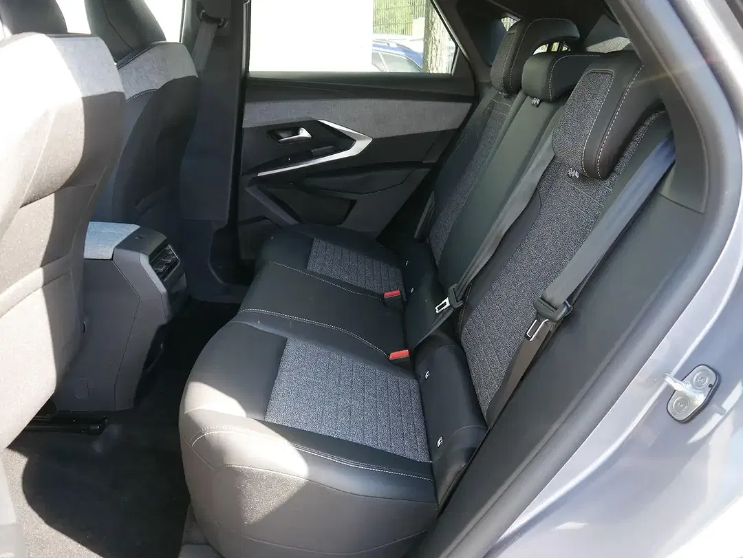 Peugeot 3008 - Thumbnail 8