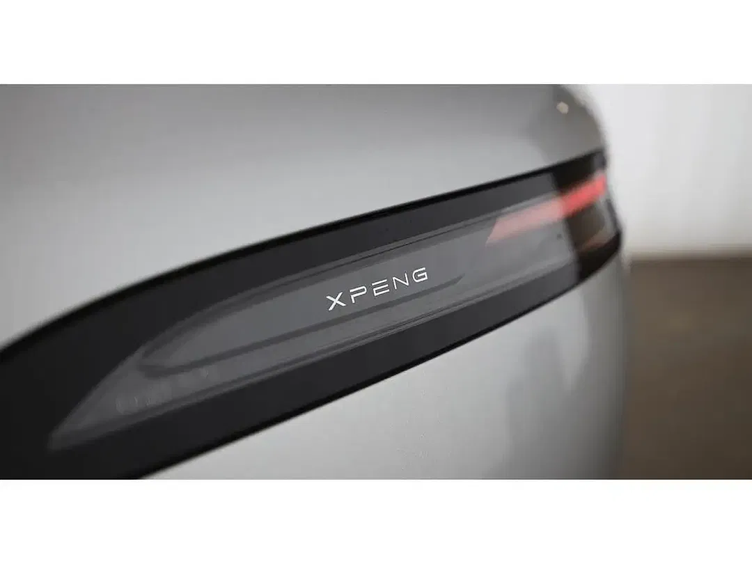Xpeng G6 - Thumbnail 12
