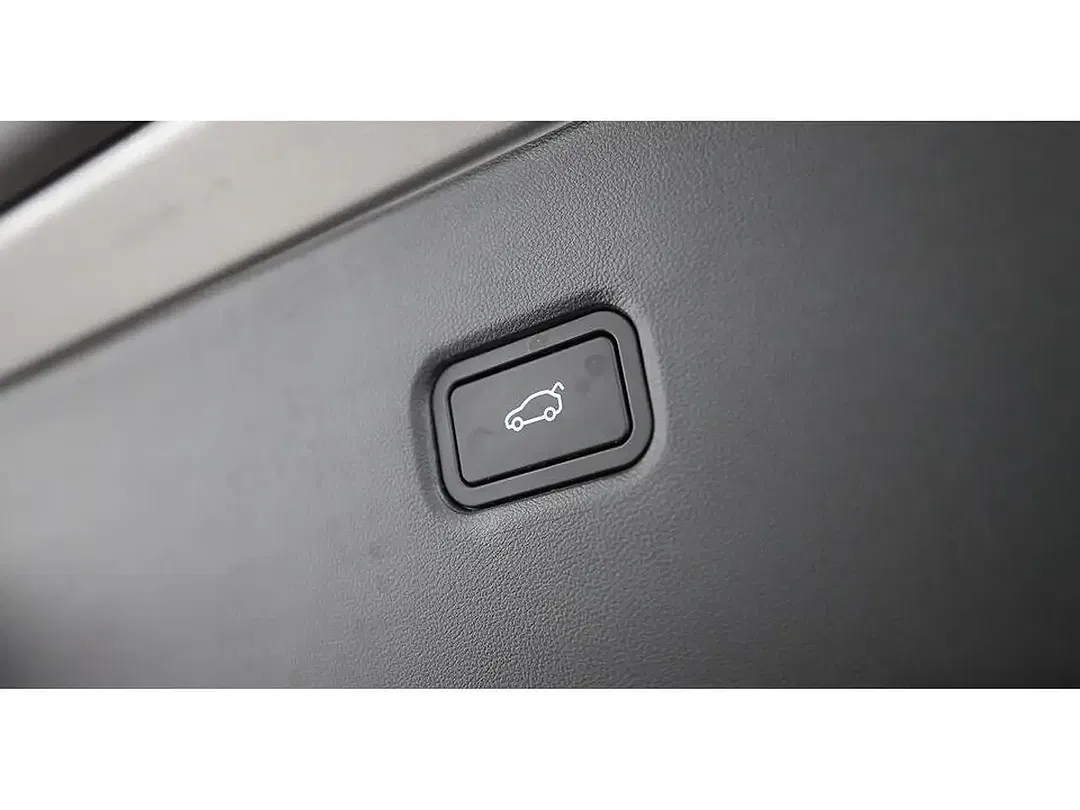 Xpeng G6 - Thumbnail 13