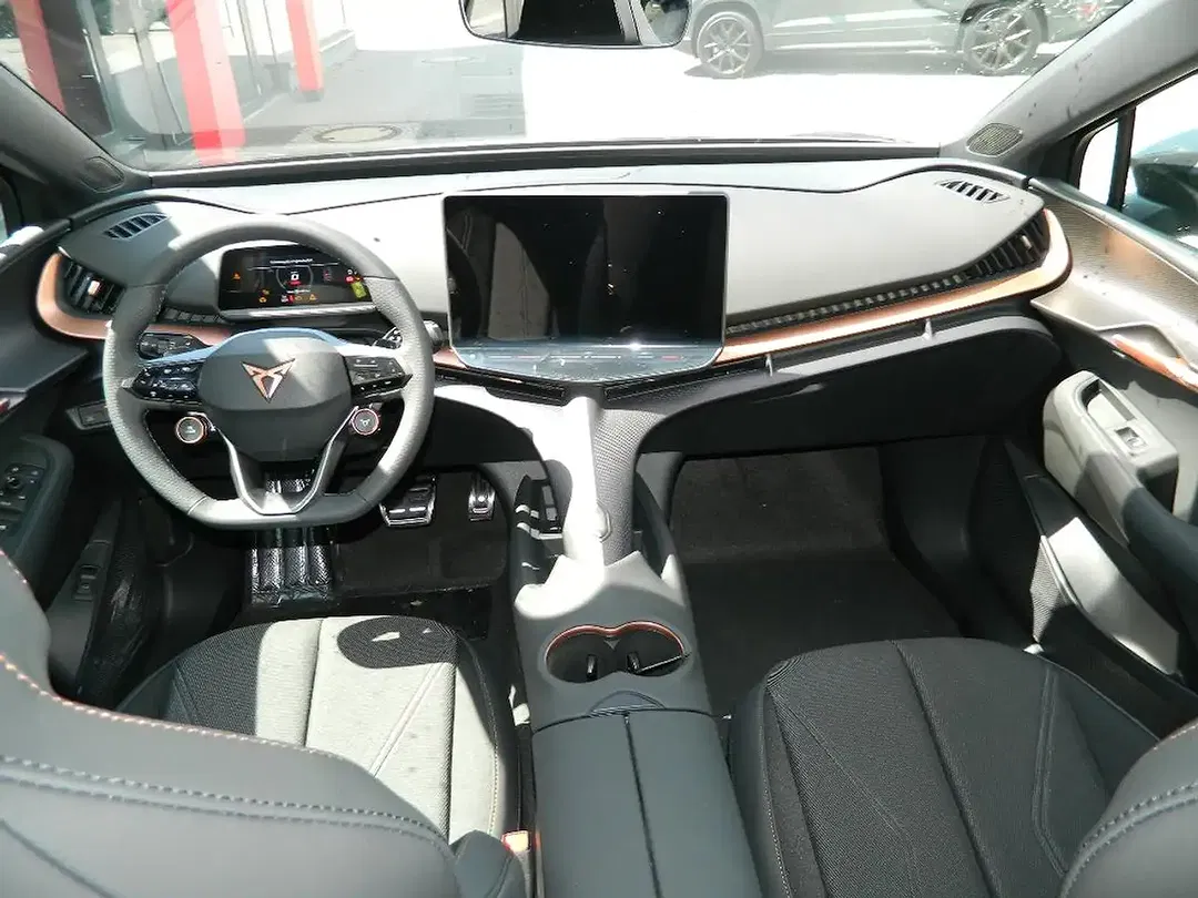 CUPRA Tavascan - Thumbnail 10