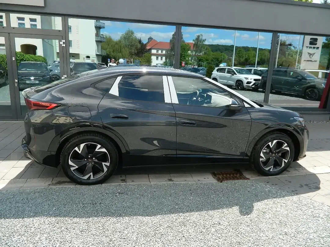 CUPRA Tavascan - Thumbnail 5