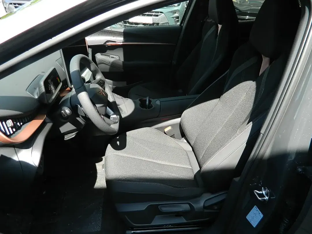 CUPRA Tavascan - Thumbnail 9