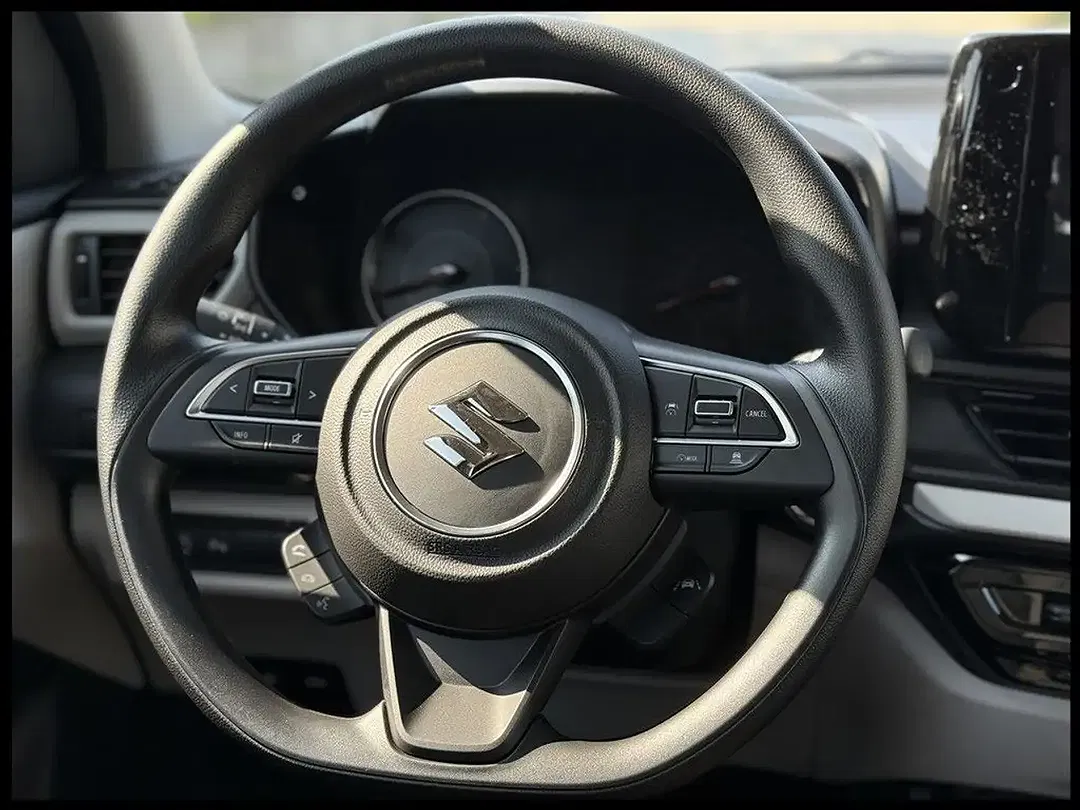 Suzuki Swift - Thumbnail 12