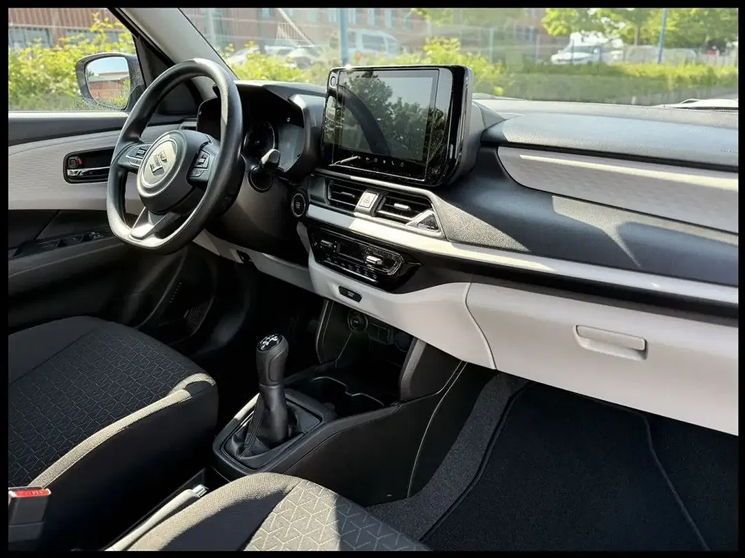 Suzuki Swift - Thumbnail 16