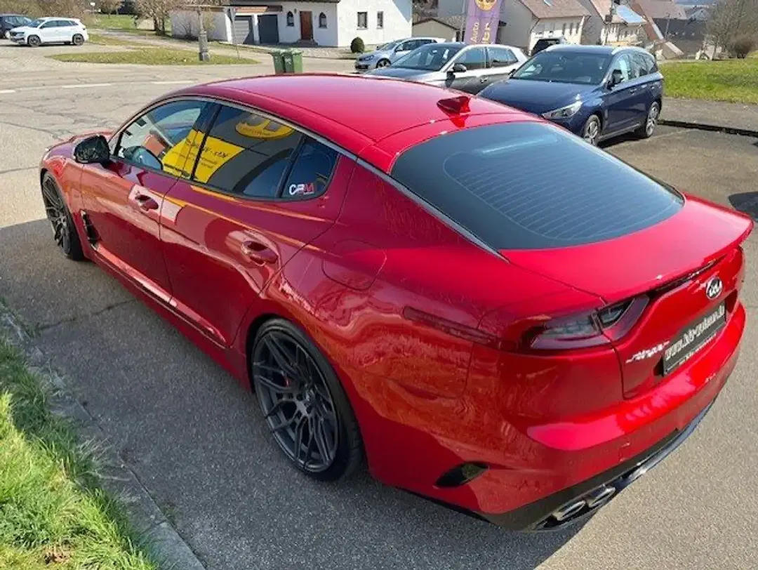 Kia Stinger - Thumbnail 4