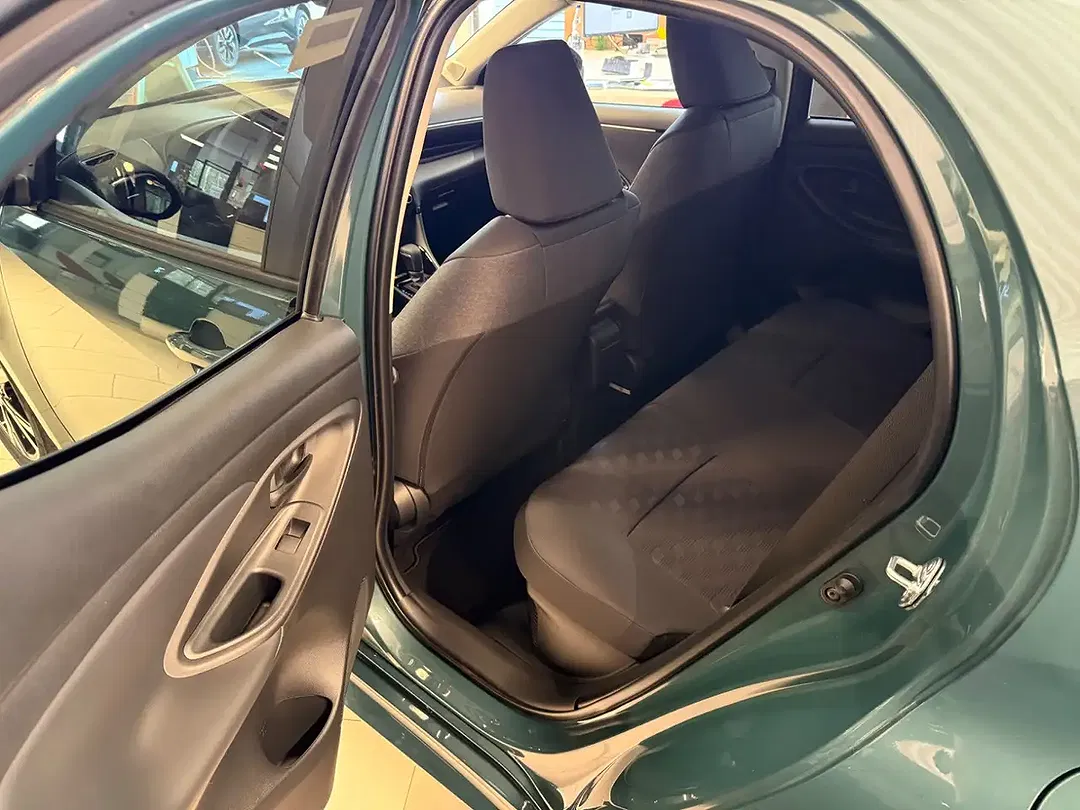 Toyota Yaris - Thumbnail 6