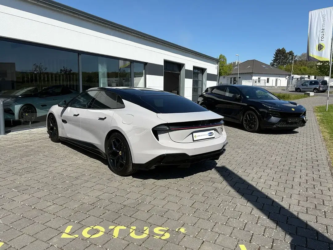 Lotus Emeya - Thumbnail 6