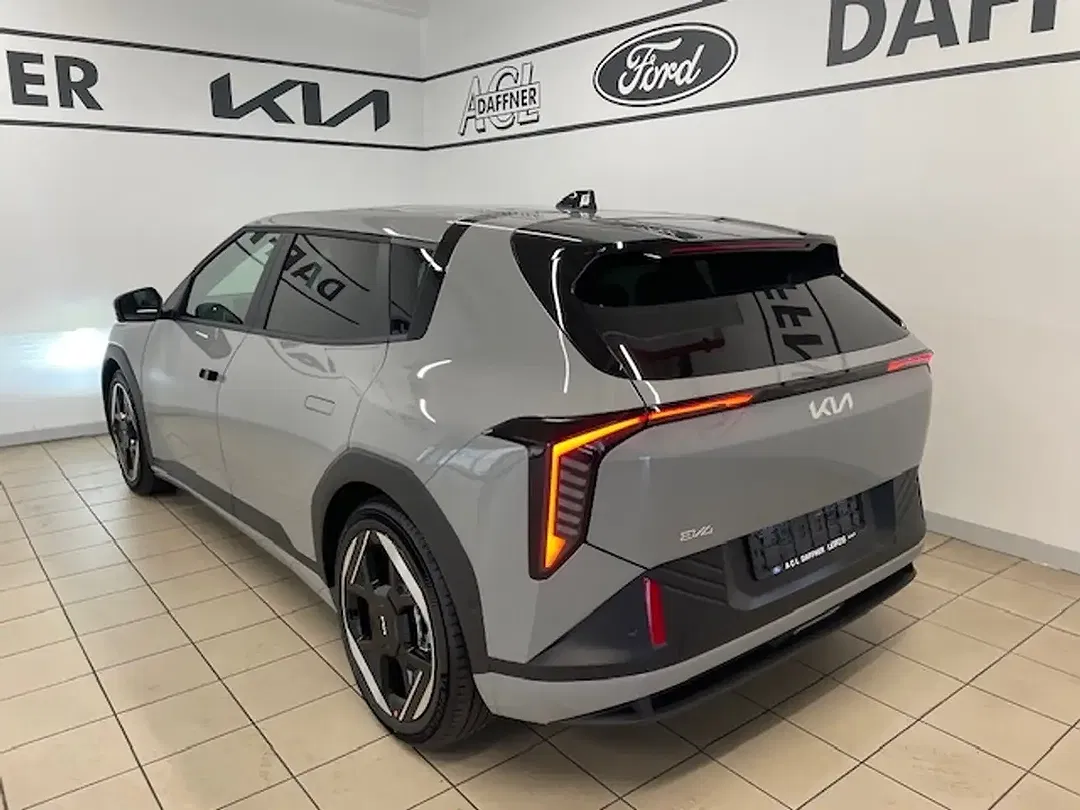 Kia EV4 - Thumbnail 6