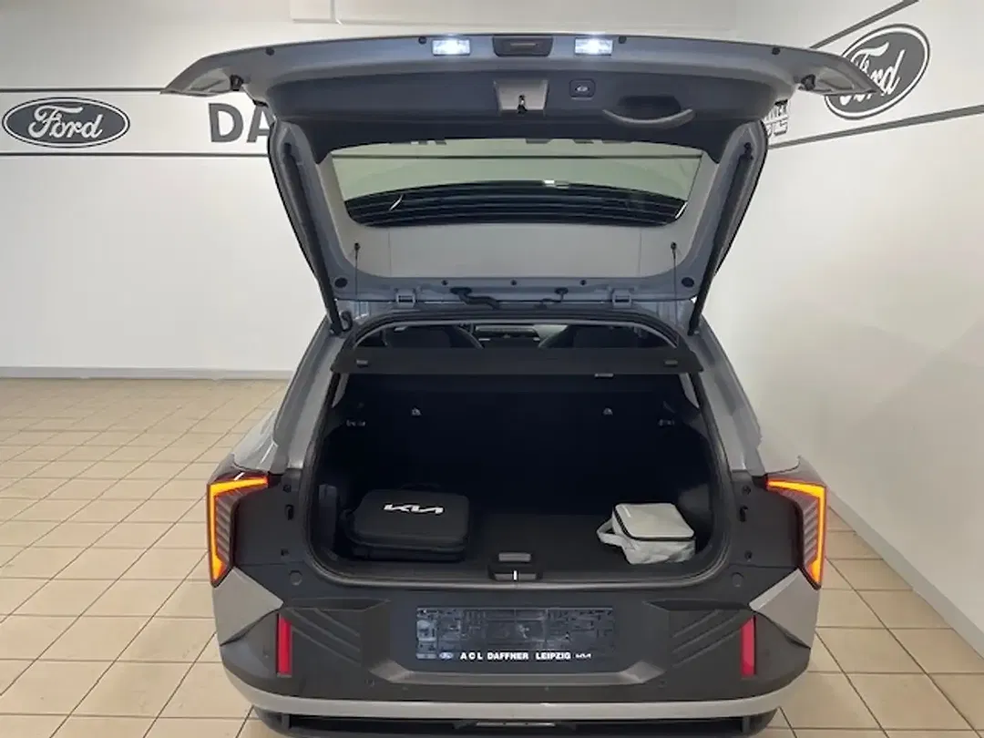 Kia EV4 - Thumbnail 8