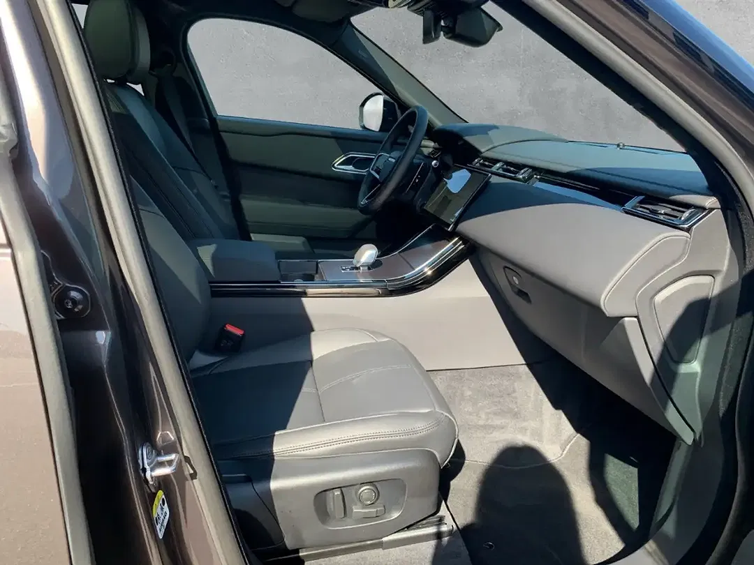 Land Rover Range Rover Velar - Thumbnail 3