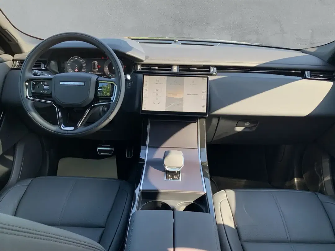 Land Rover Range Rover Velar - Thumbnail 4