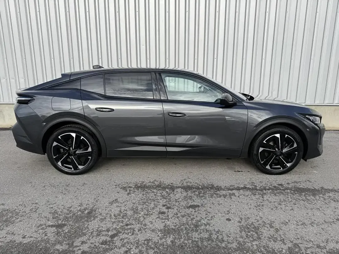 Peugeot 408 - Thumbnail 4
