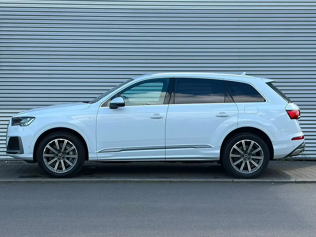 Audi Q7 - Thumbnail 3