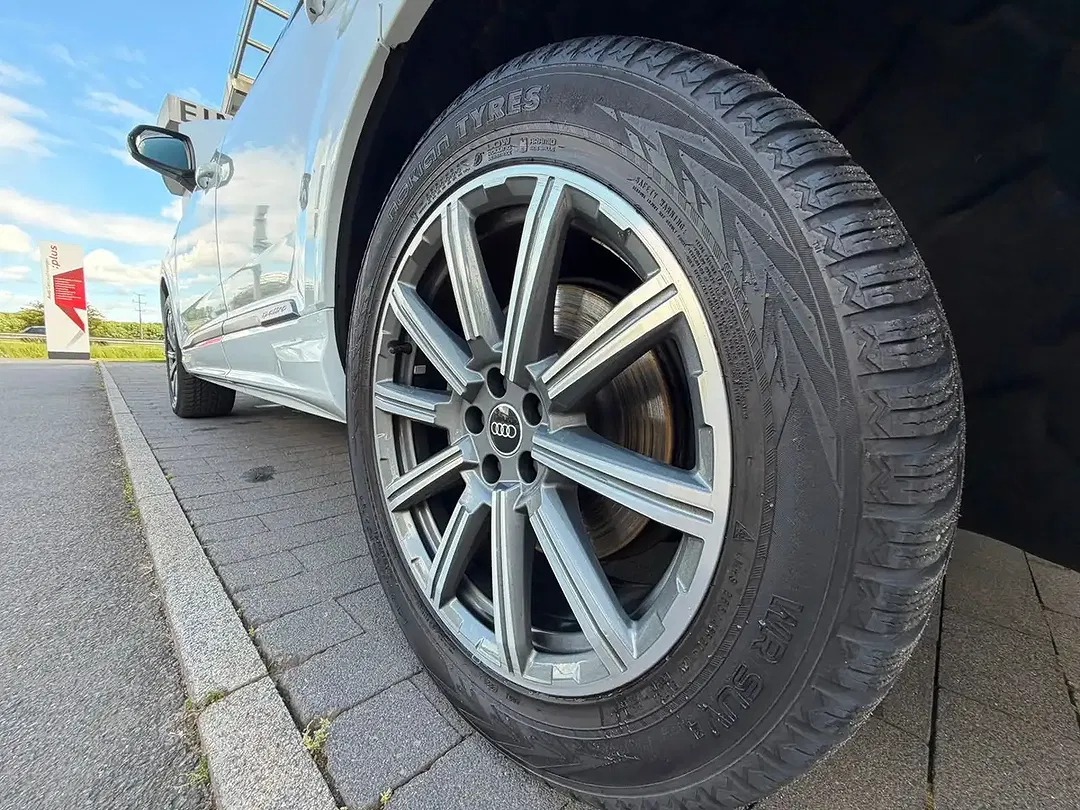 Audi Q7 - Thumbnail 7