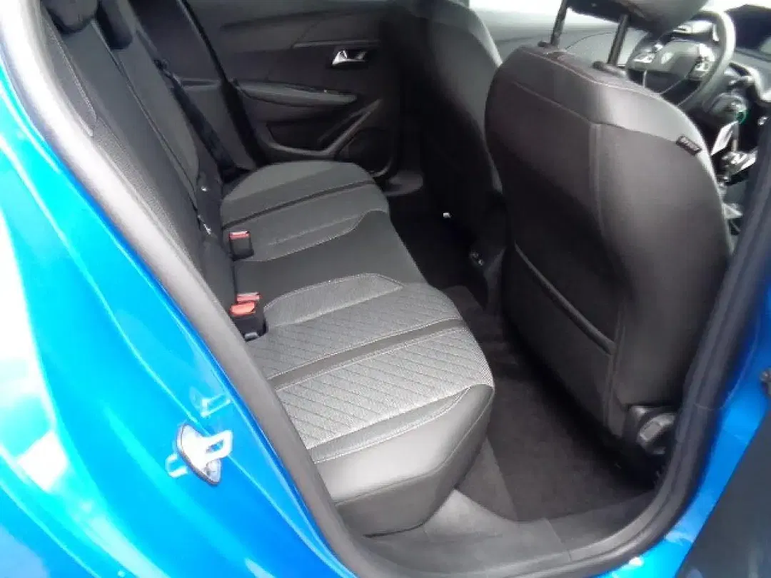 Peugeot 208 - Thumbnail 10
