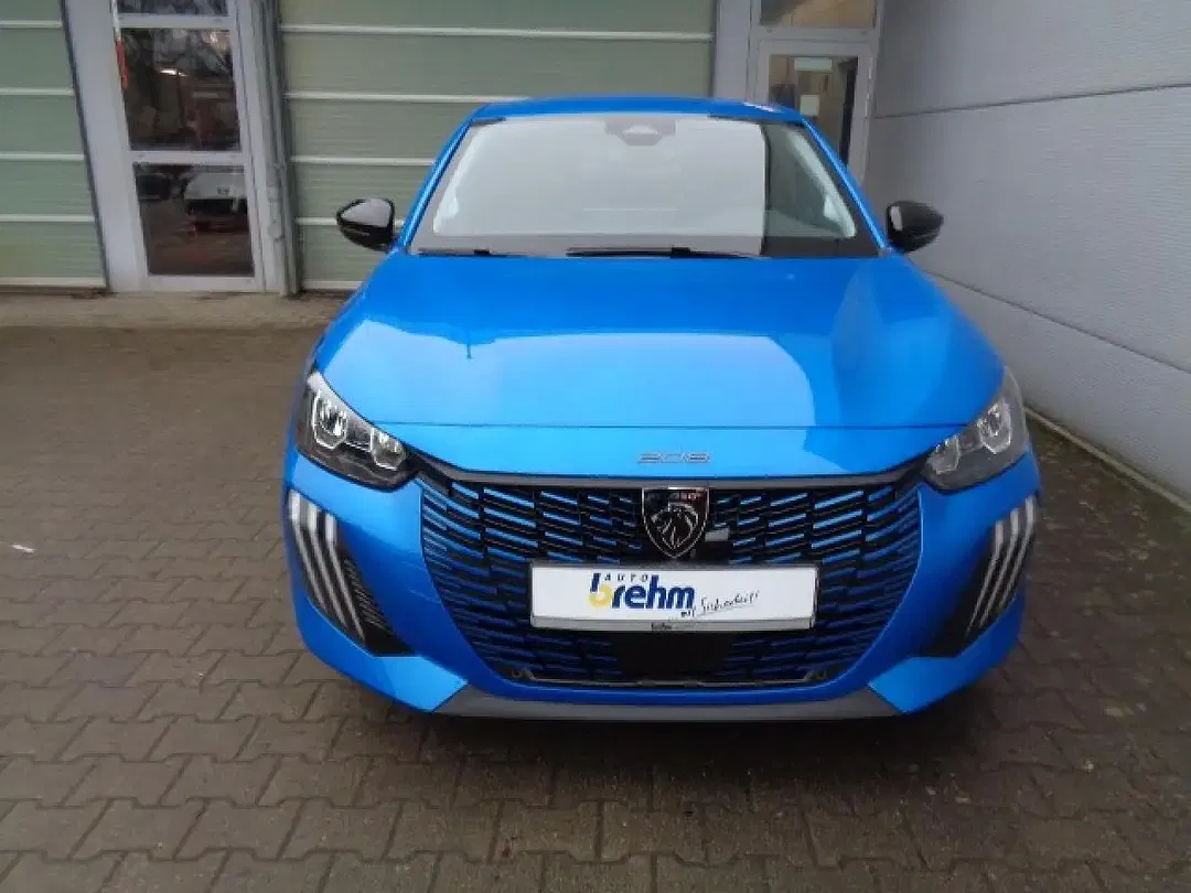 Peugeot 208 - Thumbnail 3