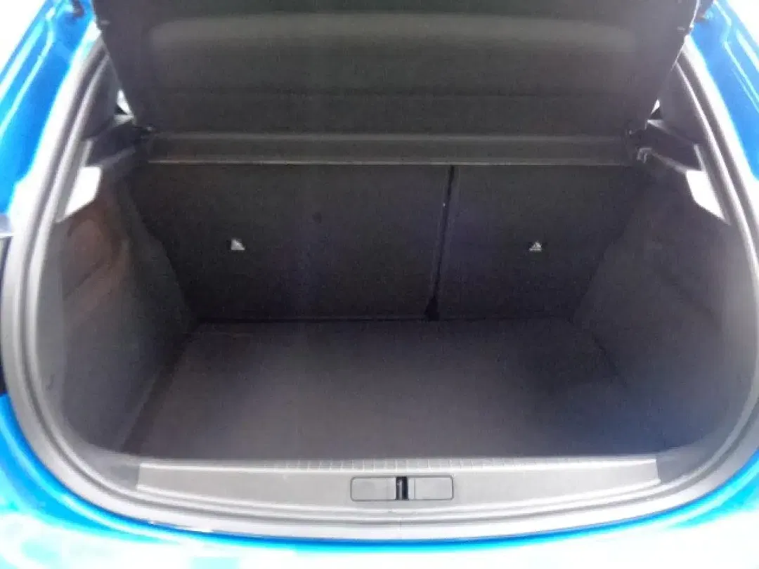 Peugeot 208 - Thumbnail 7