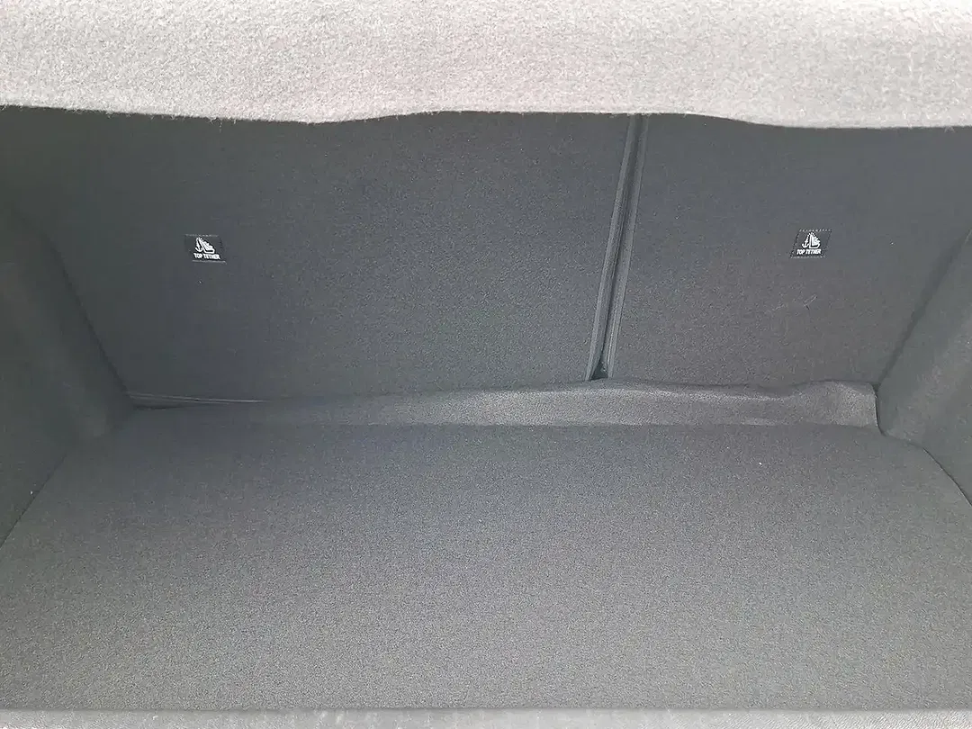 Peugeot 208 - Thumbnail 5