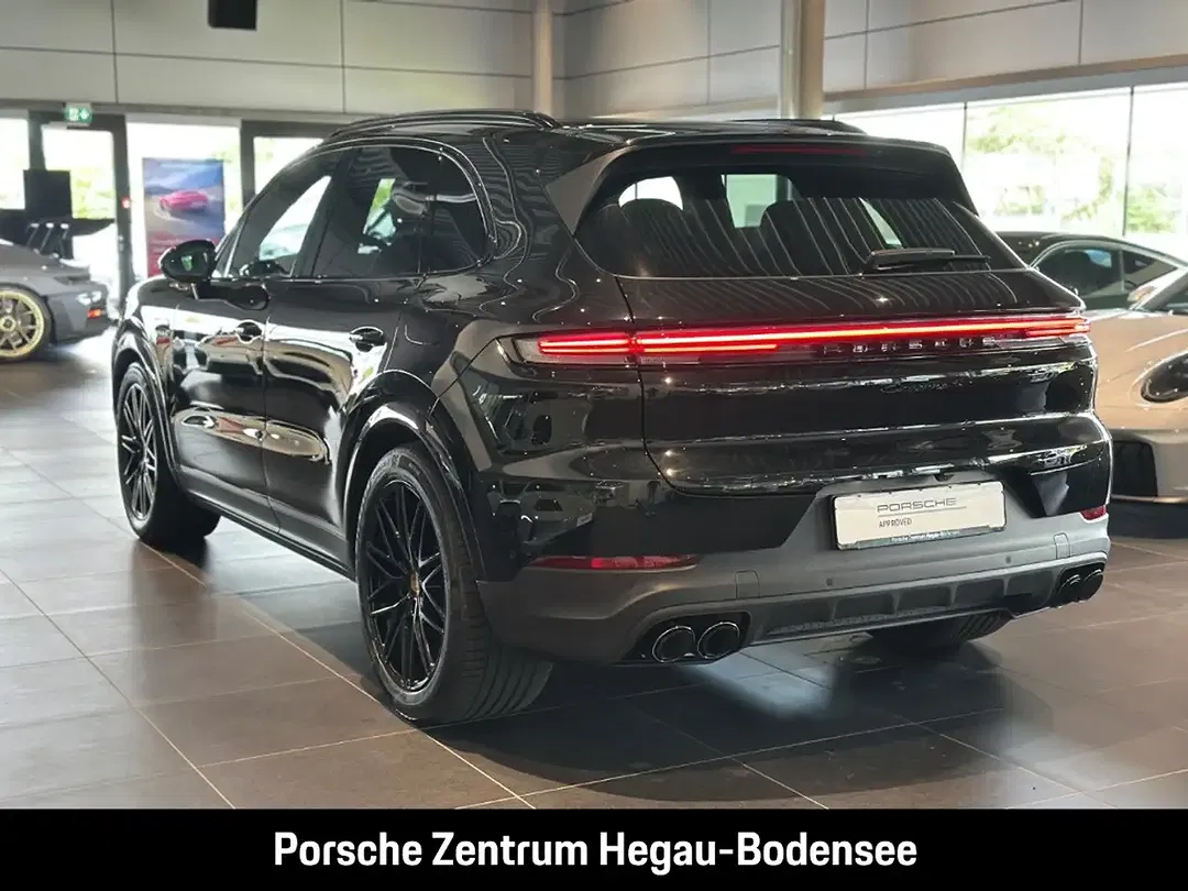Porsche Cayenne - Thumbnail 10