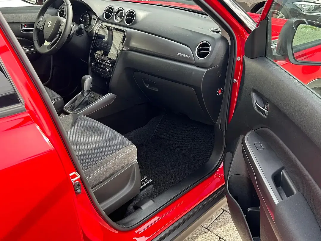 Suzuki Vitara - Thumbnail 12