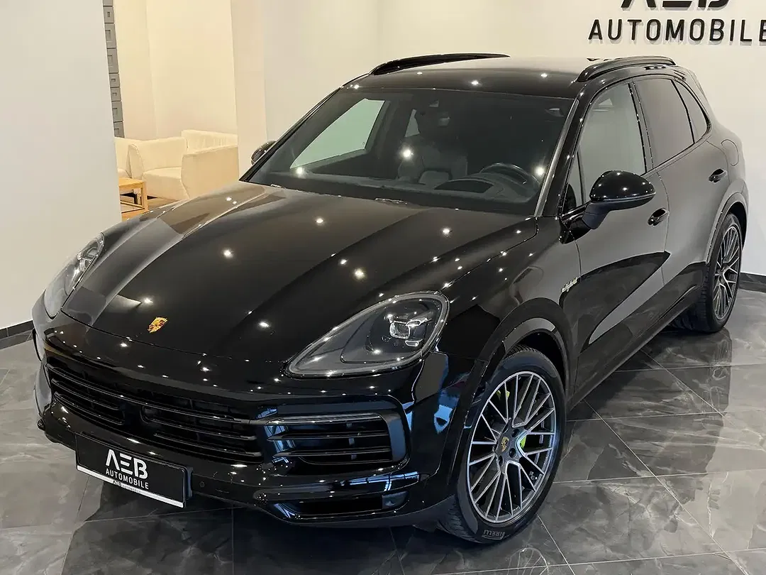 Porsche Cayenne - Thumbnail 2