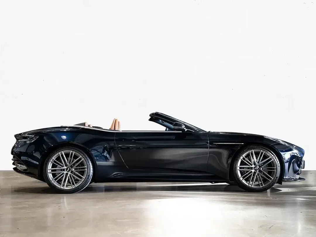 Aston Martin DB12 - Thumbnail 15