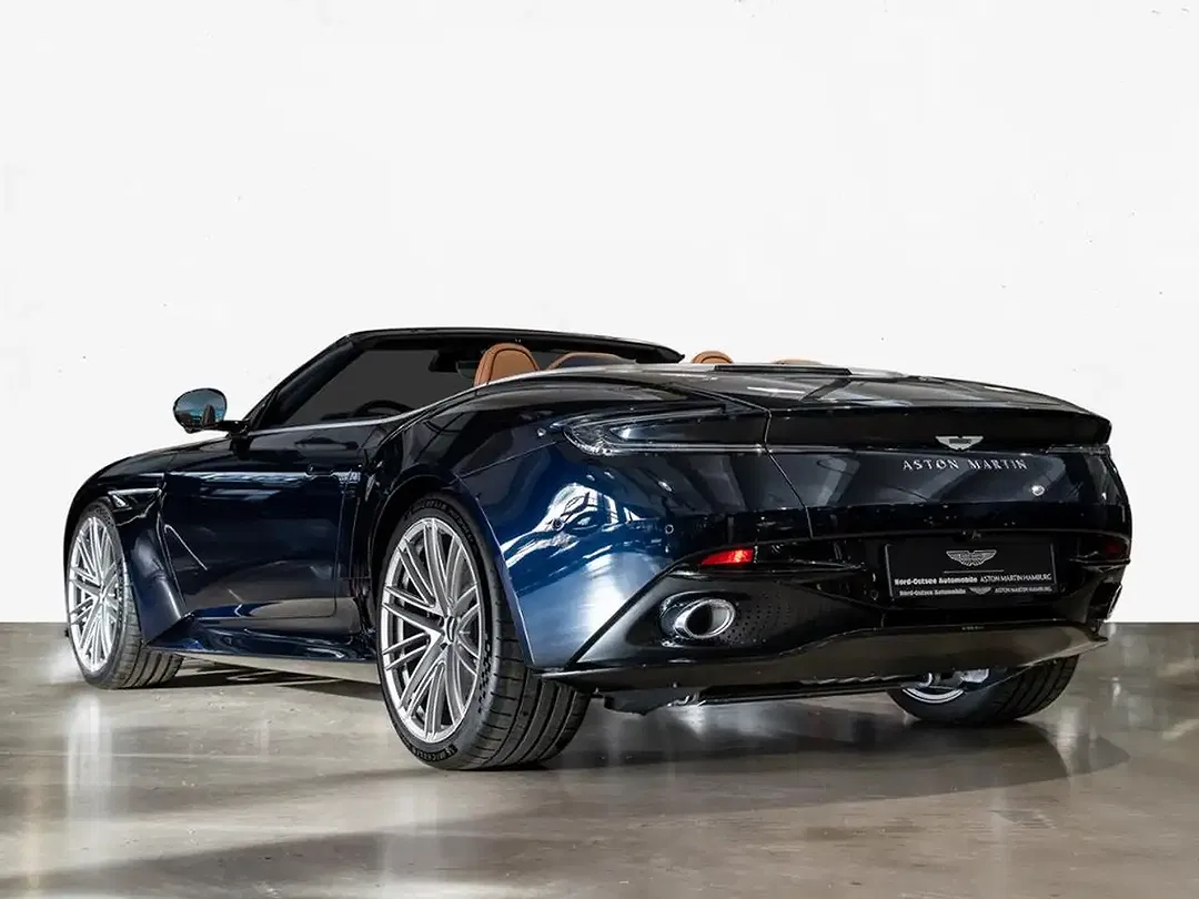 Aston Martin DB12 - Thumbnail 2