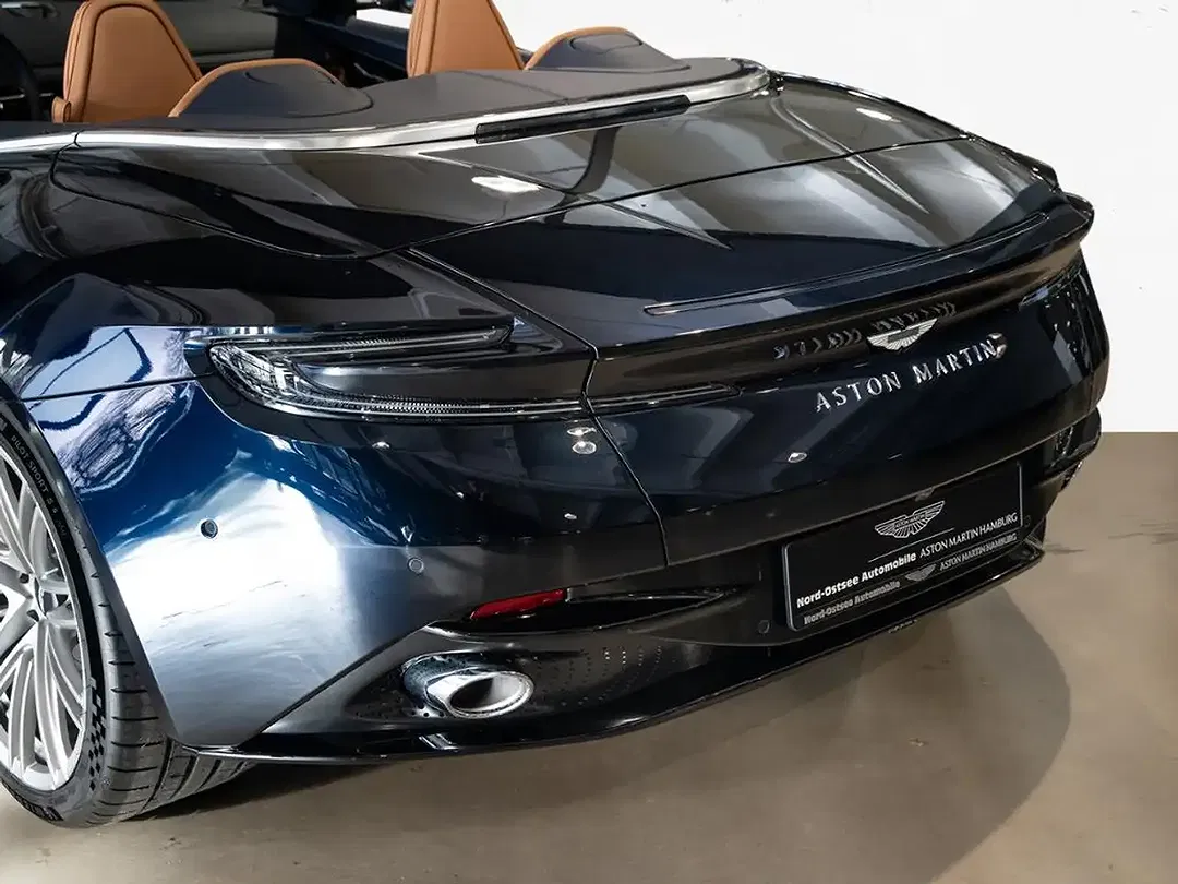 Aston Martin DB12 - Thumbnail 8