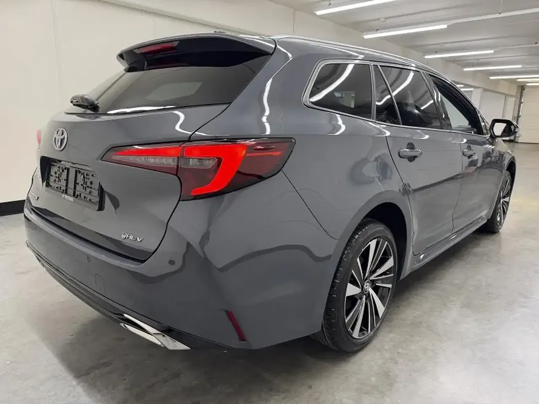 Toyota Corolla - Thumbnail 3