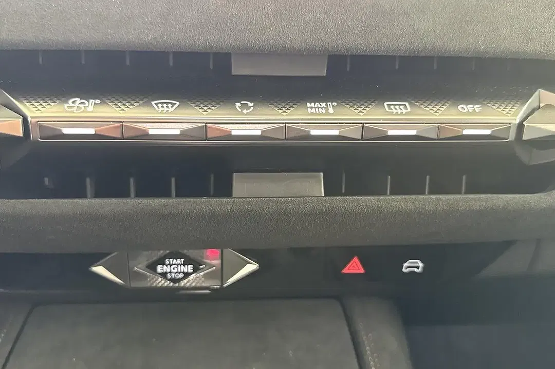 DS Automobiles DS 4 - Thumbnail 14