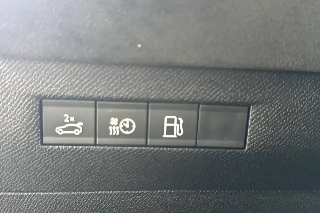 DS Automobiles DS 4 - Thumbnail 28