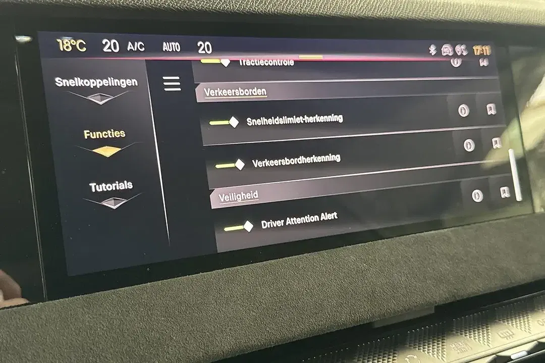 DS Automobiles DS 4 - Thumbnail 32