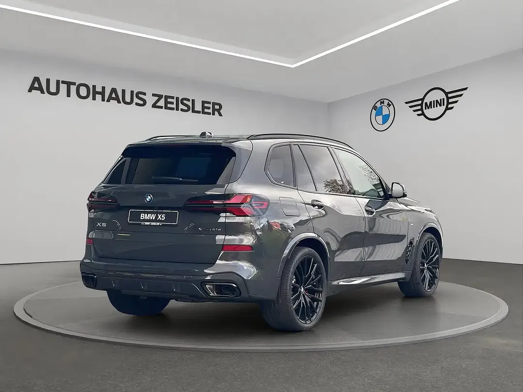BMW X5 - Thumbnail 2